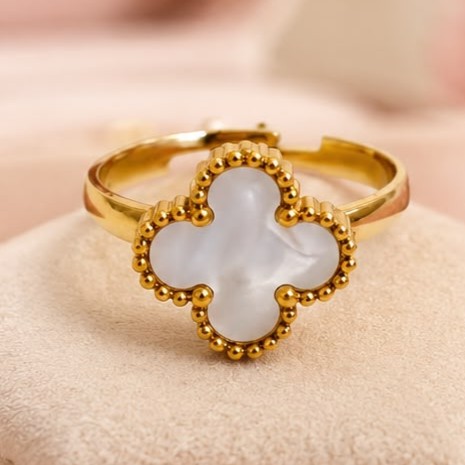  Ivory Pearl Clover Van Cleef Ring(FREESIZE)